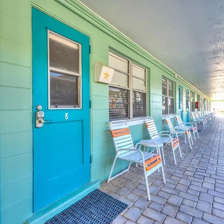 Tropic Terrace Suite #8 - Beachfront Resort